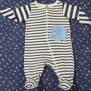 SZ 0-3 MO • Footie Pajamas °